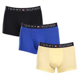 3PACK herenboxershort Tommy Hilfiger veelkleurig (UM0UM03180 0XK) L.
Herenboxershorts die zowel mannen als hun vrouwen zullen bevallen
De Tommy Hilfiger boxershorts vallen op door de kwaliteit van afwerking en dankzij de combinatie van katoen en elastaan sluiten ze goed aan en voelen ze prettig aan.
Tommy Hilfiger ondergoed is een garantie voor de hoogste kwaliteit
Het merk Tommy Hilfiger werd bijna 40 jaar geleden een icoon van Amerikaanse kleding en het kleurrijke palet van blauw, rood en wit is in één oogopslag herkenbaar.
