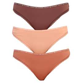 3PACK ženske hlačke Tommy Hilfiger večbarvne (UW0UW02825 0XX) L.
Privoščite si udobje v ikoničnem dizajnu, ki bo povečal vašo samozavest.
Lahek in prilagodljiv material za celodnevno udobje
Hlačke Tommy Hilfiger so izdelane iz visokokakovostnih umetnih vlaken, ki jih odlikujejo mehkoba, zračnost in trpežnost.
Sodobna zasnova, ki vam ustreza
Minimalistična zasnova se bo prilegala vsaki garderobi in poudarila vaš edinstven slog.
Kaj vam je všeč pri hlačah Tommy Hilfiger

Vrhunska kakovost kultne blagovne znamke.
Mehak, lahek in prožen material.
Elegantna zasnova za eleganten in športen videz.

Tommy Hilfiger je blagovna znamka za vse sodobne ženske
Spodnje perilo Tommy Hilfiger predstavlja popolno harmonijo med klasičnim in sodobnim videzom.
Kako skrbeti za hlačke Tommy Hilfiger
Če želite, da bodo vaše najljubše hlačke dolgo ostale v odličnem stanju, priporočamo, da upoštevate te smernice za vzdrževanje.

Pralnica: do najvišje temperature 30 °C.
Sušenje: Hlače niso primerne za sušilni stroj.
Likanje: Likanje je dovoljeno, vendar le na nizki temperaturi.

Nasvet: Vaše najljubše spodnje perilo si zasluži nežno nego.