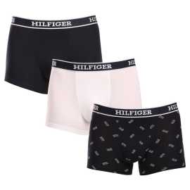 3PACK Herren Klassische Boxershorts Tommy Hilfiger mehrfarbig (UM0UM03284 0YY) M.
Gönnen Sie sich zeitlosen Stil und höchsten Komfort mit den Herren-Boxershorts von Tommy Hilfiger.
Hochwertiges Material für maximalen Komfort
Die Tommy Hilfiger Boxershorts sind aus weicher, sehr angenehm zu tragender Baumwolle mit einem Hauch von Elastan gefertigt, was ihnen Flexibilität und Haltbarkeit verleiht.
Ikonischer Stil und präziser Schnitt
Die Boxershorts haben längere Beine, die nicht hochgekrempelt werden und ausreichend Abdeckung und Komfort bieten.
Warum Sie Tommy Hilfiger Boxershorts nicht verpassen dürfen

Hochwertige Baumwolle mit Elastan: Weich, atmungsaktiv und bequem für ganztägigen Tragekomfort.
Längeres Bein und elastischer Bund: Stabilität, Stil und kein Scrollen.
Elegantes und zeitloses Design: Ideal für den Alltag und besondere Anlässe.

Tommy Hilfiger Unterwäsche ist eine Garantie für höchste Qualität
Die Marke Tommy Hilfiger wurde vor fast 40 Jahren zu einer Ikone amerikanischer Kleidung, und ihre farbenfrohe Palette aus Blau, Rot und Weiß ist auf den ersten Blick zu erkennen.
Pflegehinweise für Tommy Hilfiger Boxershorts

Waschen: Per bei 30 °C.
Trocknen: Boxer können bei niedriger Temperatur im Wäschetrockner getrocknet werden.
Bügeln: Falls erforderlich, können sie bei einer niedrigeren Temperatur gebügelt werden.

Tip: Das perfekte Stück Unterwäsche zu finden, kann manchmal eine Herausforderung sein.