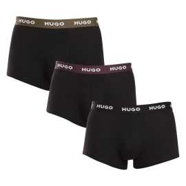 3PACK herenboxershort HUGO zwart (50517878 988) XL.
Reken op tijdloze elegantie en superieur comfort met de boxershorts voor heren van HUGO.
Materiaal dat zich perfect aan je aanpast
De combinatie van hoogwaardig katoen met een vleugje elastaan zorgt voor een optimale combinatie van comfort en flexibiliteit.
Een stijl die voor zichzelf spreekt
Het sobere kleurenschema is geschikt voor alle mannen die niet van excentriciteiten houden.
Waarom je van HUGO boxers zult houden

Hoogwaardig materiaal in een combinatie van katoen en elastaan.
Elegant ontwerp in klassieke kleuren.
Kortere benen voor meer comfort.

Hugo ondergoed voor liefhebbers van comfort en luxe
Het Hugo ondergoedmerk behoort tot de Hugo Boss kledingfamilie en onderscheidt zich door zijn kwaliteitsmaterialen en precieze afwerking.
Hoe verzorg je een HUGO boxershort?
Om ervoor te zorgen dat je favoriete boxers lang meegaan, raden we je aan deze tips te volgen.

Wasgoed: De pen heeft een temperatuur van 40 °C.
Drogen: Je kunt je boxers in de droogtrommel stoppen op een zacht programma.
Strijken: Strijk ze zo nodig binnenstebuiten op een lagere temperatuur.

Tip: Word een expert in lingerieonderhoud met het advies in ons artikel en geef je favoriete lingerie de zorg die ze verdient.