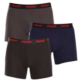 3PACK Moške boksarice HUGO večbarvne (50503079 413) XXL.
Stavite na brezčasno eleganco in vrhunsko udobje z moškimi boksericami HUGO.
Material, ki se vam popolnoma prilagodi
Kombinacija visokokakovostnega bombaža s pridihom elastana zagotavlja optimalno kombinacijo udobja in prilagodljivosti.
Stil, ki govori sam zase
Trezna barvna shema je primerna za vse moške, ki ne marajo ekscentričnosti.
Zakaj vam bodo všeč bokserice HUGO

Vrhunski material v kombinaciji bombaža in elastana.
Elegantna zasnova v klasičnih barvah.
Daljše noge za večje udobje.

Spodnje perilo Hugo za ljubitelje udobja in razkošja
Blagovna znamka spodnjega perila Hugo spada v družino oblačil Hugo Boss in se odlikuje po kakovostnih materialih in natančni izdelavi.
Kako skrbeti za bokserje HUGO
Če želite, da bodo vaše najljubše bokserice dolgo zdržale, vam priporočamo, da upoštevate naslednje nasvete.

Pralnica: Pero ima temperaturo 40 °C.
Sušenje: Bokserje lahko sušite v sušilnem stroju na nežnem programu.
Likanje: Če je treba, jih likate na notranji strani pri nižji temperaturi.

Nasvet: Postanite strokovnjak za vzdrževanje spodnjega perila z z nasveti v našem članku in svojim najljubšim kosom zagotovite nego, ki si jo zaslužijo.