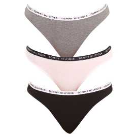 3PACK ženske hlačke Tommy Hilfiger večbarvne (UW0UW02828 0TF) XS.
Privoščite si udobje v ikoničnem dizajnu, ki bo povečal vašo samozavest.
Prijeten material za celodnevno udobje
Osnova teh hlač je izdelana iz visokokakovostnega bombaža, ki je mehak za kožo, diha in zagotavlja udobje tudi med celodnevnim nošenjem.
Sodobna zasnova, ki vam ustreza
Minimalistična zasnova se bo prilegala vsaki garderobi in poudarila vaš edinstven slog.
Kaj vam je všeč pri hlačah Tommy Hilfiger

Vrhunska kakovost kultne blagovne znamke.
Mehak, lahek in prožen material.
Elegantna zasnova za eleganten in športen videz.

Tommy Hilfiger je blagovna znamka za vse sodobne ženske
Spodnje perilo Tommy Hilfiger predstavlja popolno harmonijo med klasičnim in sodobnim videzom.
Kako poskrbeti za svoje hlačke
Če želite, da bodo vaše najljubše hlačke ostale kot nove, priporočamo, da upoštevate naslednje smernice za vzdrževanje.

Pralnica: Operite pri najvišji temperaturi 30 °C.
Sušenje: Ne sušite v sušilnem stroju - lahko se skrči ali poškoduje elastan.
Likanje: Da, vendar le na nizki temperaturi in od znotraj navzven, da ne poškodujete površine ali odtisa na gumi.

Nasvet: Vaše najljubše spodnje perilo si zasluži nežno nego.