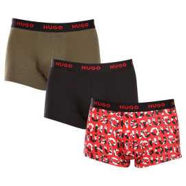 3PACK pánske boxerky HUGO viacfarebné (50480170 306) XXL, trenky.
Stavte na nadčasovú eleganciu a špičkový komfort s pánskymi boxerkami HUGO.
Materiál, ktorý vám dokonale padne
Kombinácia vysokokvalitnej bavlny s prímesou elastanu zaručuje optimálnu kombináciu pohodlia a pružnosti.
Štýl, ktorý hovorí sám za seba
Striedma farebnosť je vhodná pre všetkých mužov, ktorí nemajú radi módne výstrelky.
Prečo si zamilujete boxerky HUGO

Prvotriedny materiál v kombinácii bavlny a elastanu.
Elegantný dizajn v klasických farbách.
Kratšie nohavičky pre väčšie pohodlie.

Spodná bielizeň Hugo pre milovníkov pohodlia a luxusu
Značka spodnej bielizne Hugo patrí do rodiny odevov Hugo Boss a vyniká kvalitnými materiálmi a precíznym spracovaním.
Ako sa starať o boxerky HUGO
Aby vaše obľúbené boxerky dlho vydržali, odporúčame dodržiavať tieto tipy.

Pranie: Per je pri teplote 40 °C.
Sušenie: Boxerky môžeš sušiť v sušičke na šetrný program.
Žehlenie: Pokiaľ je potrebné, žehli ich naruby pri nižšej teplote.

Tip: Staňte sa expertom na údržbu spodnej bielizne vďaka radám v našom článku a doprajte svojim obľúbeným kúskom starostlivosť, ktorú si zaslúžia.