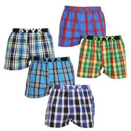 5PACK muške bokserice Styx višebojna sportska guma (5B1167890) S.
Tražite li kratke hlače koje kombiniraju stil, udobnost i vrhunsku kvalitetu?
Kvalitetan pamuk za savršenu udobnost
Kratke hlače su izrađene od vrhunskog 100% pamuka, koji je ne samo mekan na dodir već i vrlo prozračan.
Klasičan kroj i moderan izgled
Zahvaljujući širokom kroju, u ovim kratkim hlačama osjećat ćete se potpuno udobno, jer pružaju dovoljno prostora za prirodno kretanje.
Zašto biste svakako trebali isprobati Styx kratke hlače

100% pamuk za maksimalnu udobnost: Kratke hlače izrađene su od visokokvalitetnog pamuka koji je mekan, prozračan i ugodan za kožu, osiguravajući udobnost tijekom cijelog dana.
Sportska tkana guma: Čvrsta, ali udobna elastična traka s logotipom Styx drži kratke hlače na mjestu bez dosadnog trenja ili otpuštanja.
Češka proizvodnja i kvalitetna izrada: Styx je tradicionalni češki brend koji se fokusira na precizan dizajn, izdržljivost i dugi vijek trajanja proizvoda.

Češka marka Styx nudi zabavu i prvoklasnu kvalitetu
Donje rublje Styx posebno će se svidjeti onima kojima je važna individualnost.
Kako se brinuti za Styx bokserice?
Kako biste svoje kratke hlače dugo održali u izvrsnom stanju, preporučujemo da slijedite ove savjete.

Pranje: Preporučujemo pranje na 30°C kako bi pamuk ostao mekan, a boje žive.
sušilica: Sušenje u sušilici rublja se ne preporučuje kako bi se spriječilo skupljanje materijala.
peglanje: Pamuk se može glačati, ali preporučujemo nižu temperaturu kako biste izbjegli oštećenje tkanine.

Savjet: Postanite stručnjak za održavanje donjeg rublja zahvaljujući savjetima u našem članku i pružite svojim omiljenim komadima njegu koju zaslužuju.