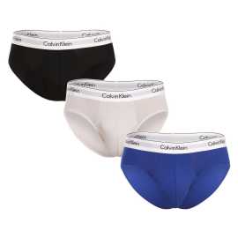 3PACK calzoncillos para hombre Calvin Klein multicolor (NB2379A-GW4) M.
Apueste por una combinación probada de comodidad, calidad y estilo icónico.
Material agradable para una mayor comodidad durante todo el día
Los calzoncillos están confeccionados en una mezcla de algodón y elastano de alta calidad.
Diseño elegante con cintura elástica icónica
El diseño minimalista se complementa con el elástico con el logotipo de Calvin Klein en relieve, que confiere a todo el modelo un aspecto moderno pero atemporal.
Ventajas que apreciará cada día

Algodóntranspirable: Te mantiene fresco todo el día.


Flexibilidad gracias al elastano: El slip se adapta perfectamente al cuerpo y no limita los movimientos.


Elegante goma tejida: El logotipo de Calvin Klein confiere a los calzoncillos un aspecto atemporal.

La ropa interior Calvin Klein te da un estilo único
La ropa interior masculina Calvin Klein es uno de los incondicionales de la industria de la moda.
Cómo cuidar los calzoncillos Calvin Klein
Con los cuidados adecuados, los calzoncillos Calvin Klein se mantendrán como nuevos durante mucho tiempo, y te aportarán estilo y comodidad en uno cada día.

Lavandería: Lavar los calzoncillos a 30°C, idealmente del revés para conservar el color y la calidad del elástico.
Secado: Puedes secar los calcetines en secadora, pero elige el programa delicado a baja temperatura.
Planchado: No planchar.

Consejo: Encontrar la prenda interior adecuada que se adapte perfectamente a ti puede ser todo un reto.