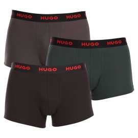 3PACK pánske boxerky HUGO viacfarebné (50469766 303) L, trenky.
Stavte na nadčasovú eleganciu a špičkový komfort s pánskymi boxerkami HUGO.
Materiál, ktorý vám dokonale padne
Kombinácia vysokokvalitnej bavlny s prímesou elastanu zaručuje optimálnu kombináciu pohodlia a pružnosti.
Štýl, ktorý hovorí sám za seba
Striedma farebnosť je vhodná pre všetkých mužov, ktorí nemajú radi módne výstrelky.
Prečo si zamilujete boxerky HUGO

Prvotriedny materiál v kombinácii bavlny a elastanu.
Elegantný dizajn v klasických farbách.
Dlhšie nohavičky pre väčšie pohodlie.

Spodná bielizeň Hugo pre milovníkov pohodlia a luxusu
Značka spodnej bielizne Hugo patrí do rodiny odevov Hugo Boss a vyniká kvalitnými materiálmi a precíznym spracovaním.
Ako sa starať o boxerky HUGO
Aby vaše obľúbené boxerky dlho vydržali, odporúčame dodržiavať tieto tipy.

Pranie: Per je pri teplote 40 °C.
Sušenie: Boxerky môžeš sušiť v sušičke na šetrný program.
Žehlenie: Pokiaľ je potrebné, žehli ich naruby pri nižšej teplote.

Tip: Staňte sa expertom na údržbu spodnej bielizne vďaka radám v našom článku a doprajte svojim obľúbeným kúskom starostlivosť, ktorú si zaslúžia.