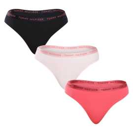3PACK dámske tangá Tommy Hilfiger viacfarebná (UW0UW04889 0V5) S.
Hľadáte tangá, ktoré dokonale padnú väčším veľkostiam a ponúkajú štýl aj pohodlie?
Mäkká bavlna, ktorá sa prispôsobí vašim potrebám
Tanga sú vyrobené z kvalitnej bavlny s prímesou elastanu.
Nadčasový štýl, ktorý si zamilujete
Klasické farby v kombinácii s jemnou tkanou gumou, na ktorej je logo Tommy Hilfiger, dodávajú tangám športový nádych a zároveň pôsobia elegantne a žensky.
Prečo si zamilujete tangá Tommy Hilfiger

Pohodlný strih, ktorý sa prispôsobí väčším veľkostiam.
Kvalitný a priedušný bavlnený materiál.
Štýlový a zároveň praktický dizajn s elastickou gumou s ikonickým logom.

Tommy Hilfiger je značka pre všetky moderné ženy
Spodná bielizeň Tommy Hilfiger predstavuje dokonalú harmóniu medzi klasickým a moderným vzhľadom.
Ako sa starať o tangá Tommy Hilfiger
Aby vaše obľúbené tangá vydržali ako nové, odporúčame dodržiavať tieto pokyny.

Pranie: Per na 30 °C.


Sušenie: Môžeš sušiť v sušičke – zvoľ program s nízkou teplotou, ktorý chráni vlákna a elasticitu.
Žehlenie: Nežehliť – materiál je hladký a ľahko sa udržuje bez potreby žehlenia.

Tip: Staňte sa expertom na údržbu spodnej bielizne vďaka radám v našom článku a doprajte svojim obľúbeným kúskom starostlivosť, ktorú si zaslúžia.