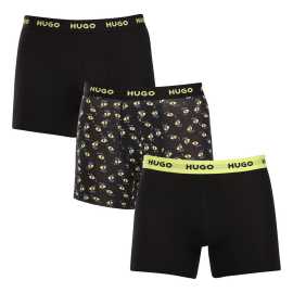 3PACK Boxers para hombre HUGO multicolor (50517887 983) M.
Apueste por la elegancia atemporal y el confort superior con los calzoncillos bóxer para hombre de HUGO.
Material que se adapta perfectamente a ti
La combinación de algodón de alta calidad con un toque de elastano garantiza una combinación óptima de comodidad y flexibilidad.
Un estilo que habla por sí solo
La sobria combinación de colores es adecuada para todos los hombres a los que no les gustan las excentricidades.
Por qué te encantarán los boxers de HUGO

Material de primera calidad en una combinación de algodón y elastano.
Diseño elegante en colores clásicos.
Piernas más largas para mayor comodidad.

Ropa interior Hugo para los amantes de la comodidad y el lujo
La marca de ropa interior Hugo pertenece a la familia de ropa Hugo Boss y destaca por la calidad de sus materiales y la precisión de su confección.
Cómo cuidar los boxers de HUGO
Para que tus boxers favoritos te duren mucho tiempo, te recomendamos que sigas estos consejos.

Lavandería: El bolígrafo está a una temperatura de 40 °C.
Secado: Puedes secar tus boxers en la secadora con el programa delicado.
Planchado: Si es necesario, plánchelos del revés a una temperatura más baja.

Consejo: Conviértete en una experta en mantenimiento de lencería con los consejos de nuestro artículo y dale a tus prendas favoritas el cuidado que se merecen.
