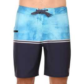 Herenzwemkleding Rip Curl oversized multicolour (CBOCC9-8271) XXL.
Als je op zoek bent naar comfortabele, functionele en stijlvolle zwemkleding, dan zijn Rip Curl herenshorts de juiste keuze!
Lichtgewicht en flexibel materiaal voor maximaal comfort
De badmode is gemaakt van hoogwaardige kunstvezels, waardoor het licht en flexibel is en sneldrogend.
Geweldige pasvorm en praktische details
De sportieve snit van dit badpak zorgt voor perfecte bewegingsvrijheid, zodat je je comfortabel voelt bij elke activiteit.
Waarom Rip Curl zwemkleding niet mag ontbreken in je garderobe

Flexibel en sneldrogend materiaal: Hoogwaardige kunstvezels voor comfort en bewegingsvrijheid.
Sportief model en elastische taille: Hij past perfect en blijft goed zitten, zelfs tijdens actieve bewegingen.
Duurzaamheid en functionaliteit: Ideaal voor sport, wateractiviteiten en dagelijkse zomerkleding.

Rip Curl brengt ondergoed voor actieve mannen
Het Australische merk Rip Curl richt zich al sinds de jaren 1970 op de productie van zwemkleding en dan met name zwemkleding en zwemshorts voor mannen.
Hoe verzorg je Rip Curl zwemkleding?
Om je zwemkleding zo lang mogelijk in topconditie te houden, raden we je aan:

Wasgoed: Wassen op 30°C met een mild wasmiddel om de elasticiteit van het materiaal te beschermen.
Drogen: Niet geschikt voor de droger, laat het aan de lucht drogen.
Strijken: Niet strijken, het materiaal is kreukherstellend.

Tip: Het kan een hele klus zijn om een badpak te kiezen dat perfect bij je past en bij je stijl past.