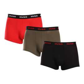 3PACK herenboxershort HUGO veelkleurig (50517878 964) M.
Reken op tijdloze elegantie en superieur comfort met de boxershorts voor heren van HUGO.
Materiaal dat zich perfect aan je aanpast
De combinatie van hoogwaardig katoen met een vleugje elastaan zorgt voor een optimale combinatie van comfort en flexibiliteit.
Een stijl die voor zichzelf spreekt
Het sobere kleurenschema is geschikt voor alle mannen die niet van excentriciteiten houden.
Waarom je van HUGO boxers zult houden

Hoogwaardig materiaal in een combinatie van katoen en elastaan.
Elegant ontwerp in klassieke kleuren.
Kortere benen voor meer comfort.

Hugo ondergoed voor liefhebbers van comfort en luxe
Het Hugo ondergoedmerk behoort tot de Hugo Boss kledingfamilie en onderscheidt zich door zijn kwaliteitsmaterialen en precieze afwerking.
Hoe verzorg je een HUGO boxershort?
Om ervoor te zorgen dat je favoriete boxers lang meegaan, raden we je aan deze tips te volgen.

Wasgoed: De pen heeft een temperatuur van 40 °C.
Drogen: Je kunt je boxers in de droogtrommel stoppen op een zacht programma.
Strijken: Strijk ze zo nodig binnenstebuiten op een lagere temperatuur.

Tip: Word een expert in lingerieonderhoud met het advies in ons artikel en geef je favoriete lingerie de zorg die ze verdient.