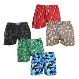 5PACK pánske trenky Styx art klasická guma viacfarebné (5A1379023) M, trenírky. Česká kvalita a maximálny komfort
Doprajte si štýl a pohodlie s pánskymi šortkami Styx v pestrých farbách a originálnom dizajne. Šortky Styx sa navrhujú a vyrábajú v Českej republike, čo zaručuje nielen prvotriednu kvalitu, ale aj podporu miestnej výroby. Vďaka ich zábavným potlačiam a pohodlnému strihu budete hviezdou každého dňa.
Mäkký materiál pre celodenné pohodlie
Šortky Styx sú vyrobené zo 100 % bavlny, ktorá ponúka mäkkosť a priedušnosť aj pri celodennom nosení. Tento prírodný materiál je jemný k pokožke a vhodný aj pre mužov s citlivou pokožkou. Materiál je ľahký, takže je vhodný na každodenné aktivity a leňošenie na gauči, a zároveň dostatočne odolný, aby vydržal časté pranie.
Originálny dizajn a pohodlné nosenie
Šortky Styx vnesú do vášho šatníka hravosť a jedinečný štýl vďaka odvážnym farbám a originálnym potlačiam. Klasický elastický pás zaručuje pohodlné nosenie bez nepríjemného zarezávania. Voľný strih poskytuje maximálnu voľnosť pohybu a je ideálny na bežné nosenie, leňošenie doma alebo ako pohodlné pyžamo.
Prečo si zaobstarať šortky Styx?

Vyrobené v Českej republike s dôrazom na kvalitu a precíznosť.


Materiál zo 100 % bavlny pre mäkkosť a pohodlie.


Originálne a zábavné vzory, ktoré vás odlíšia.

Kvalita z Českej republiky, to je spodná bielizeň Styx
Spodná bielizeň Styx sa kompletne vyrába v Českej republike. Táto tradičná česká značka s viac ako 30-ročnou históriou dbá na kvalitu svojich výrobkov a využíva moderné technológie a tradičné postupy na zabezpečenie najvyššej kvality a pohodlia. Styx je navyše jednou z našich privátnych značiek, ktorým venujeme maximálnu starostlivosť a prikladáme ruku k dielu za ich výkon - pretože sme ich otestovali na sebe.
Ako sa starať o šortky Styx
Ak chcete zachovať kvalitu a pohodlie svojich šortiek, postupujte podľa týchto pokynov:

Pranie: Perte pri maximálnej teplote 30 °C, aby ste zachovali intenzívne farby a mäkkosť bavlny.


Sušenie: Neodporúčame sušenie v bubnovej sušičke, radšej ich nechajte voľne uschnúť na vzduchu.


Žehlenie: Šortky môžete žehliť pri nízkej teplote, aby mali hladký vzhľad.

Tip: Staňte sa expertom na údržbu spodnej bielizne vďaka tipom v našom článku a doprajte svojim obľúbeným kúskom starostlivosť, akú si zaslúžia.