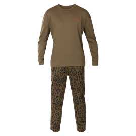 Herenpyjama HUGO veelkleurig (50525296 345) M.
Ervaar maximaal comfort en stijl met de HUGO pyjamaset voor heren.
Eersteklas materiaal voor het perfecte gevoel
De pyjama's van HUGO zijn gemaakt van zuiver katoen dat zacht, ademend en aangenaam aanvoelt.
Luxe stijl en functionaliteit in één
Een lange broek en een ruimvallend T-shirt in een minimalistisch ontwerp geven de pyjama een moderne en luxueuze uitstraling waardoor je je niet alleen stijlvol voelt als je slaapt, maar ook als je thuis loungt.
Waarom je van een pyjama van HUGO zult houden

Luxe materiaal: Het hoge katoengehalte garandeert comfort, ademend vermogen en een aangenaam gevoel op de huid.
Elegant ontwerp: Minimalistisch ontwerp en moderne details voegen stijl toe, zelfs tijdens het slapen.
Exclusieve verpakking: De pyjama is verpakt in een elegante doos, waardoor het een perfect cadeau is.

Het merk HUGO zet een lange traditie voort
HUGO kleding en ondergoed zet de geschiedenis voort van het populaire merk Hugo Boss, dat we allemaal associëren met luxe stukken die een vleugje exclusiviteit aan onze garderobe toevoegen.
Hoe verzorg je een herenpyjama van HUGO?
Om ervoor te zorgen dat je pyjama lang in perfecte staat blijft, raden we je de volgende tips aan.

Wasgoed: We raden aan om te wassen op een maximumtemperatuur van 40 °C met milde wasmiddelen.
Drogen: Vermijd drogen in de droogtrommel om het katoen zacht te houden en zijn vorm te behouden.
Strijken: De pyjama kan gestreken worden op een lage temperatuur.

Tip: Het juiste ondergoed vinden dat perfect bij je past, kan een uitdaging zijn.