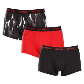 3PACK Moške boksarice HUGO večbarvne (50480170 022) XL.
Stavite na brezčasno eleganco in vrhunsko udobje z moškimi boksericami HUGO.
Material, ki se vam popolnoma prilagodi
Kombinacija visokokakovostnega bombaža s pridihom elastana zagotavlja optimalno kombinacijo udobja in prilagodljivosti.
Stil, ki govori sam zase
Trezna barvna shema je primerna za vse moške, ki ne marajo ekscentričnosti.
Zakaj vam bodo všeč bokserice HUGO

Vrhunski material v kombinaciji bombaža in elastana.
Elegantna zasnova v klasičnih barvah.
Krajše noge za večje udobje.

Spodnje perilo Hugo za ljubitelje udobja in razkošja
Blagovna znamka spodnjega perila Hugo spada v družino oblačil Hugo Boss in se odlikuje po kakovostnih materialih in natančni izdelavi.
Kako skrbeti za bokserje HUGO
Če želite, da bodo vaše najljubše bokserice dolgo zdržale, vam priporočamo, da upoštevate naslednje nasvete.

Pralnica: Pero ima temperaturo 40 °C.
Sušenje: Bokserje lahko sušite v sušilnem stroju na nežnem programu.
Likanje: Če je treba, jih likate na notranji strani pri nižji temperaturi.

Nasvet: Postanite strokovnjak za vzdrževanje spodnjega perila z z nasveti v našem članku in svojim najljubšim kosom zagotovite nego, ki si jo zaslužijo.