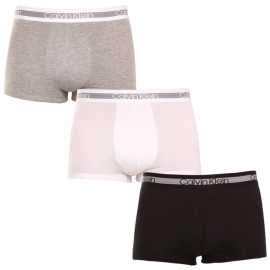 3PACK pánske boxerky Calvin Klein viacfarebné (NB1799A-MP1) L, trenky.
Táto sada pánskych boxeriek Calvin Klein prináša nielen dokonalé pohodlie, ale aj nadčasový a moderný štýl.
Kvalitný materiál na každodenné nosenie
Boxerky Calvin Klein sú vyrobené z prvotriednej bavlny s prímesou elastanu pre mäkkosť, priedušnosť a pružnosť.
Kratšie nohavice pre maximálnu voľnosť pohybu
Boxerky Calvin Klein majú kratšie nohavičky, takže sú ideálnou voľbou pre tých, ktorí uprednostňujú voľnejší pohyb a minimálne obmedzenia.
Výhody, ktoré oceníte každý deň

Priedušná bavlna: Udrží vás svieže po celý deň.


Pružnosť vďaka elastanu: Boxerky sa dokonale prispôsobia vášmu telu a neobmedzujú v pohybe.


Štýlový elastický pás: Logo Calvin Klein dodáva boxerkám nadčasový vzhľad.

Spodná bielizeň Calvin Klein vám dodá jedinečný štýl
Pánska spodná bielizeň Calvin Klein patrí k stáliciam módneho priemyslu.
Ako sa starať o boxerky Calvin Klein
Aby si vaše boxerky zachovali svoju kvalitu a pohodlie po dlhú dobu, odporúčame dodržiavať tieto pokyny:

Pranie: Boxerky perte pri teplote 30 °C, aby ste zachovali mäkkosť materiálu.


Sušenie: Možno bezpečne sušiť v sušičke na nízkom stupni.


Žehlenie: Boxerky nie je potrebné žehliť.

Tip: Nájsť ten správny kus spodnej bielizne, ktorý vám dokonale padne, je niekedy náročné.