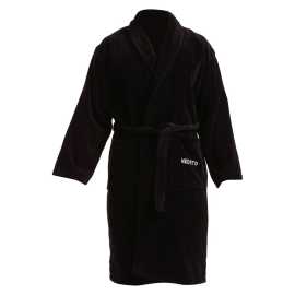 Accappatoio Nedeto nero (NZ001) XXL.
Godetevi la sensazione di lusso e comfort con un morbido accappatoio di Nedeto.
Materiale naturale per il massimo comfort
L'accappatoio è realizzato al 100% in cotone, che è morbido e piacevole al tatto e allo stesso tempo assorbe perfettamente l'umidità.
Design elegante con dettagli pratici
Questa vestaglia ha un taglio classico con collo a scialle e una cintura da annodare che consente di regolarla in base alle proprie esigenze.
Perché scegliere il sindaco Nedeto

Materiale di qualità: 100% cotone per il massimo comfort e assorbimento.
Design elegante: Colore classico e taglio pratico adatto a ogni occasione.
Uso universale: Ideale per il comfort domestico, il benessere e come regalo.

L'intimo Nedeto porta l'eleganza in ogni giorno
Il marchio Nedeto è uno dei nostri marchi privati e vi daremo una mano per la qualità dei nostri boxer, mutande, calze, pigiami e accappatoi.
Come prendersi cura dell'accappatoio Nedeto?
Per assicurarvi che la vostra vestaglia rimanga in perfette condizioni per molto tempo, vi consigliamo di seguire queste linee guida.

Lavanderia: Lavare a 30 °C con un detergente delicato per preservare la morbidezza del cotone.
Asciugatura: Non si consiglia di asciugare in un'asciugatrice: l'asciugatura all'aria è il modo migliore per prolungare la durata del materiale.
Stiratura: Se necessario, è possibile stirare l'accappatoio a bassa temperatura per mantenerne l'aspetto liscio.

Suggerimento: Trovare il capo di biancheria intima che vi calzi a pennello può essere una sfida.