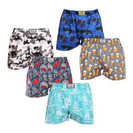 5PACK pánske trenky Styx art klasická guma viacfarebné (5A1377679) L, trenírky.
Doprajte si štýl a pohodlie s pánskymi šortkami Styx v pestrých farbách a originálnom dizajne.
Mäkký materiál pre celodenné pohodlie
Šortky Styx sú vyrobené zo 100 % bavlny, ktorá ponúka mäkkosť a priedušnosť aj pri celodennom nosení.
Originálny dizajn a pohodlné nosenie
Šortky Styx vnesú do vášho šatníka hravosť a jedinečný štýl vďaka odvážnym farbám a originálnym potlačiam.
Prečo si zaobstarať šortky Styx?

Vyrobené v Českej republike s dôrazom na kvalitu a precíznosť.


Materiál zo 100 % bavlny pre mäkkosť a pohodlie.


Originálne a zábavné vzory, ktoré vás odlíšia.

Kvalita z Českej republiky, to je spodná bielizeň Styx
Spodná bielizeň Styx sa kompletne vyrába v Českej republike.
Ako sa starať o šortky Styx
Ak chcete zachovať kvalitu a pohodlie svojich šortiek, postupujte podľa týchto pokynov:

Pranie: Perte pri maximálnej teplote 30 °C, aby ste zachovali intenzívne farby a mäkkosť bavlny.


Sušenie: Neodporúčame sušenie v bubnovej sušičke, radšej ich nechajte voľne uschnúť na vzduchu.


Žehlenie: Šortky môžete žehliť pri nízkej teplote, aby mali hladký vzhľad.

Tip: Staňte sa expertom na údržbu spodnej bielizne vďaka tipom v našom článku a doprajte svojim obľúbeným kúskom starostlivosť, akú si zaslúžia.