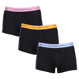 3PACK moške boksarice Tommy Hilfiger temno modre (UM0UM02763 0VI) XL.
Privoščite si brezčasen slog in vrhunsko udobje z moškimi boksericami Tommy Hilfiger.
Vrhunski material za maksimalno udobje
Boksarice Tommy Hilfiger so izdelane iz mehkega, na otip prijetnega bombaža z dodatkom elastana, ki jim daje prožnost in trpežnost.
Ikoničen slog in natančen kroj
Bokserji imajo daljše noge, ki se ne zvijajo, ter zagotavljajo zadostno pokritost in udobje.
Zakaj ne smete zamuditi boksaric Tommy Hilfiger

Vrhunski bombaž z elastanom: Mehke, zračne in udobne za celodnevno nošenje.
Daljše noge in elastičen pas: Stabilnost, slog in brez premikanja.
Elegantna in brezčasna zasnova: Odlično za vsak dan in posebne priložnosti.

Spodnje perilo Tommy Hilfiger je zagotovilo najvišje kakovosti
Blagovna znamka Tommy Hilfiger je pred skoraj 40 leti postala ikona ameriškega oblačenja, njena barvita paleta modre, rdeče in bele barve pa je prepoznavna že na prvi pogled.
Kako skrbeti za bokserje Tommy Hilfiger

Pralnica: Per pri 30 °C.
Sušenje: Bokserje lahko sušite v sušilnem stroju pri nizki temperaturi.
Likanje: Po potrebi jih lahko likate pri nižji temperaturi.

Nasvet: Iskanje popolnega spodnjega perila je včasih lahko izziv.