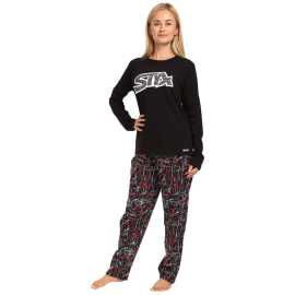 Dámske pyžamo Styx Jáchym (PDD1653) M.
Chcete spojiť pohodlie, štýl a kvalitnú českú výrobu?
Prémiové materiály pre maximálne pohodlie
Dámske pyžamo Styx je vyrobené z prvotriednych materiálov, ktoré vám zabezpečia pohodlie počas celej noci.
Pohodlný strih a štýlový dizajn na pokojný spánok
Strih dámskeho pyžama Styx vám poskytne maximálne pohodlie pri odpočinku a spánku.
Prečo si vybrať dámske pyžamo Styx?

Prvotriedna kombinácia materiálov: Bavlnený satén na nohavice, mäkká bavlna na košeľu.
Pohodlný strih: Voľnosť pohybu a maximálne pohodlie pri spánku.
Vyrobené v ČR: Podpora miestnej výroby a záruka kvality.

Kvalita z Českej republiky, to je spodná bielizeň Styx
Spodná bielizeň Styx sa kompletne vyrába v Českej republike.
Ako sa starať o pyžamo Styx?
Aby vaše pyžamo zostalo dlho krásne a pohodlné, dodržiavajte tieto pokyny:

Pranie: Per na 30 °C s jemným pracím prostriedkom.
Sušenie: Nepoužívaj sušičku, suš na vzduchu.
Žehlenie: Možno žehliť na nízku teplotu (odporúčame naruby)

Tip: Staňte sa expertom na údržbu spodnej bielizne vďaka radám v našom článku a doprajte svojim obľúbeným kúskom starostlivosť, ktorú si zaslúžia.