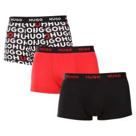 3PACK pánske boxerky HUGO viacfarebné (50532550 963) L, trenky.
Stavte na nadčasovú eleganciu a špičkový komfort s pánskymi boxerkami HUGO.
Materiál, ktorý vám dokonale padne
Kombinácia vysokokvalitnej bavlny s prímesou elastanu zaručuje optimálnu kombináciu pohodlia a pružnosti.
Štýl, ktorý hovorí sám za seba
Striedma farebnosť je vhodná pre všetkých mužov, ktorí nemajú radi módne výstrelky.
Prečo si zamilujete boxerky HUGO

Prvotriedny materiál v kombinácii bavlny a elastanu.
Elegantný dizajn v klasických farbách.
Kratšie nohavičky pre väčšie pohodlie.

Spodná bielizeň Hugo pre milovníkov pohodlia a luxusu
Značka spodnej bielizne Hugo patrí do rodiny odevov Hugo Boss a vyniká kvalitnými materiálmi a precíznym spracovaním.
Ako sa starať o boxerky HUGO
Aby vaše obľúbené boxerky dlho vydržali, odporúčame dodržiavať tieto tipy.

Pranie: Per je pri teplote 40 °C.
Sušenie: Boxerky môžeš sušiť v sušičke na šetrný program.
Žehlenie: Pokiaľ je potrebné, žehli ich naruby pri nižšej teplote.

Tip: Staňte sa expertom na údržbu spodnej bielizne vďaka radám v našom článku a doprajte svojim obľúbeným kúskom starostlivosť, ktorú si zaslúžia.