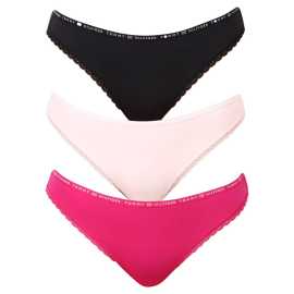 3PACK dámske nohavičky Tommy Hilfiger viacfarebná (UW0UW02825 0XF) L.
Doprajte si pohodlie v ikonickom dizajne, ktorý vám dodá sebavedomie.
Ľahký a elastický materiál pre celodenné pohodlie
Nohavičky Tommy Hilfiger sú vyrobené z vysokokvalitných umelých vlákien, ktoré vynikajú svojou jemnosťou, priedušnosťou a odolnosťou.
Moderný dizajn, ktorý vám vyhovuje
Minimalistický dizajn sa hodí do každého šatníka a zvýrazní váš jedinečný štýl.
Čo si na nohavičkách Tommy Hilfiger zamilujete

Prémiová kvalita od ikonickej značky.
Mäkký, ľahký a elastický materiál.
Štýlový dizajn pre elegantný a športový vzhľad.

Tommy Hilfiger je značka pre všetky moderné ženy
Spodná bielizeň Tommy Hilfiger predstavuje dokonalú harmóniu medzi klasickým a moderným vzhľadom.
Ako sa starať o spodnú bielizeň Tommy Hilfiger
Aby vaše obľúbené nohavičky zostali dlho v perfektnom stave, odporúčame dodržiavať tieto pokyny na starostlivosť.

Pranie: Per na maximálnu teplotu 30 °C.
Sušenie: Nohavičky nie sú vhodné do sušičky.
Žehlenie: Žehlenie je povolené, ale len na nízku teplotu.

Tip: Vaša obľúbená spodná bielizeň si zaslúži šetrné zaobchádzanie.