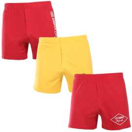 3PACK Lee Cooper miesten bokserishortsit moniväriset (3xPO38819/1) M.
Nauti maksimaalisesta mukavuudesta Lee Cooperin miesten shortseissa, joissa yhdistyvät klassinen tyyli ja moderni muotoilu.
Laadukas puuvilla takaa maksimaalisen mukavuuden
Shortsit on valmistettu 100-prosenttisesta puuvillasta, mikä tarkoittaa pehmeyden lisäksi myös hyvää hengittävyyttä ja luonnollista kosteuden imeytymistä.
Moderni muotoilu ja mukava istuvuus
Lee Cooperin shortsit antavat sinulle maksimaalisen liikkumisvapauden ja tarjoavat runsaasti tilaa mukavuutta koko päivän ajan.
Miksi Lee Cooperin shortsit ovat kokeilemisen arvoiset

100 % puuvillaa maksimaalisen mukavuuden takaamiseksi: Luonnollisesti hengittävä ja pehmeä materiaali, joka siirtää kosteutta ja on hellävarainen iholle.
Mukavan väljä istuvuus: Tarjoaa liikkumisvapautta ja mukavuutta koko päivän, ihanteellinen rentoon pukeutumiseen ja nukkumiseen.
Moderni muotoilu ja joustava vyötärönauha: Tyylikäs ulkoasu, jota täydentää mukava kumi, joka ei paina ja pysyy täydellisesti kehossa.

Lee Cooperin alusvaatteet sopivat sinulle joka tilanteessa
Brittiläinen tuotemerkki Lee Cooper tunnetaan kaikkialla maailmassa, ja sen valikoima on todella laaja.
Miten Lee Cooperin shortseja hoidetaan?
Jotta suosikkishortsisi kestäisivät pitkään, hän suosittelee noudattamaan seuraavia ohjeita.

Pesula: Suosittelemme pesua enintään 40 °C:n lämpötilassa samankaltaisten värien kanssa, jotta shortsien ulkonäkö ja laatu säilyisivät.
Kuivaus: Shortsit voidaan kuivata rumpukuivauksessa alhaisessa lämpötilassa, mutta on ihanteellista antaa niiden kuivua ilmassa luonnollisesti, jotta materiaali ei kutistu.
Silitys: Puuvillamateriaalia voi silittää, mutta suosittelemme silitystä keskilämmöllä nurinpäin, jotta kuminauha ei vahingoituisi.

Vinkki: Ryhdy alusvaatteiden huollon asiantuntijaksi artikkelimme neuvot ja anna suosikkikappaleillesi niiden ansaitsema hoito.