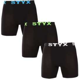 3PACK pánske boxerky Styx long športová guma čierne (3UN9601) S, trenky.
Doprajte si pohodlie, ktoré vydrží celý deň, s pánskymi boxerkami Styx.
Kvalitný materiál pre maximálne pohodlie
Boxerky sú vyrobené z prvotriednej zmesi bavlny a umelých vlákien.
Praktický dizajn a česká precíznosť
Boxerky Styx majú predĺžené nohavičky, ktoré poskytujú dodatočnú oporu a zabraňujú odieraniu stehien, čo oceníte pri športe a dlhom sedení v kancelárii alebo v aute.
Prečo si vybrať boxerky Styx

Česká kvalita: Navrhnuté a vyrobené v Českej republike, čo zaručuje najvyššiu kvalitu spracovania.
Prémiové materiály: Kombinácia bavlny, modalu a elastanu pre maximálne pohodlie.
Univerzálny dizajn: Predĺžené nohavice a štýlové športové elastické nohavice na každú príležitosť.

Spodná bielizeň Styx je jednou z najobľúbenejších
Česká značka Styx je medzi zákazníkmi známa najmä vďaka svojej spodnej bielizni s neotrelými vzormi vo výrazných farbách.
Ako sa mám starať o svoje boxerky Styx?

Pranie: Per je na 30 °C s jemným pracím prostriedkom, aby materiál zostal hebký a príjemný.
Sušenie: Sušička sa neodporúča, boxerky sušte voľne na vzduchu, aby si zachovali svoj tvar.
Žehlenie: V prípade potreby žehlite pri nízkej teplote, aby si materiál zachoval svoju mäkkosť.

Tip: Staňte sa expertom na údržbu spodnej bielizne vďaka tipom v našom článku a doprajte svojim obľúbeným kúskom starostlivosť, ktorú si zaslúžia.