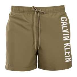 Pánske plavky Calvin Klein zelené (KM0KM01092-LB6) M.
Chcete vyzerať štýlovo a zároveň si užívať maximálne pohodlie?
Ľahký a funkčný materiál vám zaručí pohodlie
Plavky sú vyrobené z ľahkého polyesteru, ktorý rýchlo schne a je veľmi odolný.
Pohodlný strih na každú príležitosť
Plavky Calvin Klein majú kratšie nohavičky, takže vás neobmedzujú a nechajú vyniknúť vaše nohy.
Prečo by vám plavky Calvin Klein nemali chýbať v šatníku

Prémiový dizajn: Luxusný vzhľad s ikonickým logom Calvin Klein.
Rýchloschnúci materiál.
Perfektný strih: Krátke nohavičky a elastický pás so šnúrkou na stiahnutie sa vám prispôsobia a zabezpečia maximálnu voľnosť pohybu.

Spodnú bielizeň Calvin Klein milujú ľudia na celom svete
Pánska spodná bielizeň Calvin Klein patrí k stáliciam módneho priemyslu.
Ako sa starať o svoje plavky?
Aby vám plavky vydržali ako nové, je dôležité venovať im správnu starostlivosť:

Pranie: Odporúča sa pri 30 °C s jemným pracím prostriedkom.
Sušenie: Nie je vhodné sušiť v bubnovej sušičke - najlepšie je nechať ich uschnúť na vzduchu.
Žehlenie: Nežehlite, materiál sa prirodzene vyrovná.

Tip: Výber plaviek, ktoré vám dokonale padnú a zvýraznia váš štýl, môže byť behom na dlhé trate.