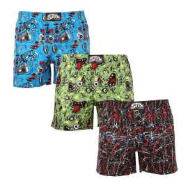 3PACK pánske trenírky Styx premium art klasická guma (3AP14183) XXL.
Chcete si dopriať absolútne pohodlie a zároveň vyniknúť originálnym štýlom?
Luxusný bavlnený satén pre prvotriedne pohodlie
Šortky sú vyrobené zo 100% bavlneného saténu, ktorý im dodáva mäkkosť, ľahkosť a vzdušnosť.
Klasický pohodlný strih a originálne potlače
Pánske šortky Styx majú voľnejší strih, ktorý vám poskytne maximálnu voľnosť pohybu.
Prečo by ste si nemali nechať ujsť šortky Styx

Prémiový bavlnený satén: Luxusný pocit a mäkká štruktúra vám zabezpečia pohodlie počas celého dňa.
Jedinečný dizajn: Originálne vzory a výrazné farby ti okamžite zdvihnú náladu.
Česká kvalita: Precízne spracovanie a dlhá životnosť.

Kvalita z Českej republiky, to je spodná bielizeň Styx
Spodná bielizeň Styx sa kompletne vyrába v Českej republike.
Ako sa staráte o svoje šortky, aby zostali dlho ako nové?

Pranie: Odporúčame prať na 30 ° C, aby si trenírky zachovali jemnosť a sýte farby.
Sušenie: Sušičku radšej vynechajte, aby si saténový materiál zachoval svoj luxusný vzhľad.
Žehlenie: Žehličku môžeš vynechať alebo ju zapni na nízku teplotu, aby nedošlo k poškodeniu jemnej štruktúry látky.

Tip: Staňte sa expertom na údržbu spodnej bielizne vďaka tipom v našom článku a doprajte svojim obľúbeným kúskom starostlivosť, akú si zaslúžia.