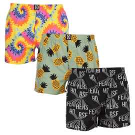 3PACK Herren Boxershorts Horsefeathers Manny (AM167ABC) L.
Gönnen Sie sich maximalen Komfort und Freiheit mit den beliebten Horsefeathers Men's Manny Shorts in einem einzigartigen und lustigen Design.
Hochwertiges Material für maximalen Komfort
Die Horsefeathers Shorts sind aus hochwertiger 100%iger Baumwolle gefertigt, die außergewöhnliche Weichheit und Atmungsaktivität garantiert.
Funktionelles Design und bequeme Passform
Die Horsefeathers-Shorts haben eine bequeme Passform, die Ihnen volle Bewegungsfreiheit bietet.
Warum Sie unbedingt Horsefeathers-Shorts ausprobieren sollten

Material: 100% Baumwolle: Weich, atmungsaktiv und angenehm auf der Haut für maximalen Komfort den ganzen Tag über.


Lose Passform: Bietet uneingeschränkte Bewegungsfreiheit, ideal für Entspannung und Freizeitkleidung.


Klassischer elastischer Bund: Es passt sich dem Körper an und hält die Shorts an ihrem Platz, ohne unangenehm zu drücken.


Modernes Design: Lustige Muster und Farben verleihen den Dessous einen einzigartigen Look.

Unterwäsche mit Pferdefedern hat Stil
Das Wort 