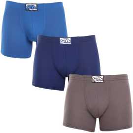3PACK pánske boxerky Styx long klasická guma viacfarebné (3F96837) XL, trenky.
Hľadáte dokonalú kombináciu pohodlia, štýlu a kvality?
Prvotriedny materiál pre dokonalé pohodlie
Tieto boxerky sú vyrobené z jedinečnej zmesi bavlny, modalu a elastanu.
Perfektne padnúce a pohodlné klasické elastické
Pánske boxerky Styx majú dlhšie nohavičky, ktoré zabraňujú nepríjemnému zrolovaniu a zaisťujú maximálne pohodlie pri akomkoľvek pohybe.
Prečo si boxerky Styx zamilujete

Prvotriedna kombinácia bavlny a modalu: Mäkká, priedušná a príjemná na telo.
Dlhšia nohavička: Zabraňuje žmolkovaniu a zaisťuje väčšie pohodlie.
Klasický elastický pás: Netlačí, ale pevne drží na svojom mieste.
Vhodné na bežné nosenie a šport: Skvelá voľba pre aktívnych mužov.
Vyrobené v ČR: Česká kvalita a precízne spracovanie.

Spodná bielizeň Styx patrí medzi najobľúbenejšie.
Česká značka Styx je medzi zákazníkmi známa najmä vďaka spodnej bielizni s neotrelými vzormi vo výrazných farbách.
Ako sa starať o boxerky Styx?
Aby vaše obľúbené boxerky vydržali dlho v dobrom stave, odporúčame dodržiavať tieto tipy:

Pranie: Odporúčame prať na 30 ° C, aby si materiál zachoval svoju jemnosť a elasticitu.
Sušenie: Nevhodné do sušičky, aby sa predišlo strate pružnosti a poškodeniu vlákien.
Žehlenie: Pokiaľ je potrebné, je možné žehliť na nízku teplotu, ale odporúčame žehliť naruby.

Tip: Nájsť ten správny kus spodnej bielizne, ktorý vám dokonale padne, môže byť náročné.