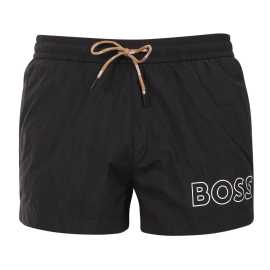 Bademode für Männer BOSS schwarz (50469280-005) M.
Sind Sie auf der Suche nach einem modernen und stilvollen Badeanzug, der nicht nur gut aussieht, sondern auch bequem ist?
Leichtes und haltbares Material
Der Badeanzug besteht aus einer leichten, schnell trocknenden Kunstfaser , die wasser-, chlor- und sonnenlichtbeständig ist.
Bequemer Schnitt mit perfekter Passform
Die Herren-Shorts BOSS Bademode hat ein modernes Design mit sportlichem Touch und passt zu jedem aktiven Mann.
Warum ist BOSS Bademode einen Versuch wert?

Zeitloses Design: Ein minimalistischer und moderner Look für jede Gelegenheit.
Schnell trocknendes Material: Leichte und strapazierfähige Kunstfasern für maximalen Komfort.
Sie passen perfekt: Gummizug in der Taille und kurze Beine für mehr Bewegungsfreiheit und Komfort.

Alle stilvollen Männer werden BOSS Unterwäsche lieben
Die Marke BOSS wurde aus dem bekannten Bekleidungshersteller Hugo Boss ausgegliedert und bietet eine Produktlinie für Männer, die hochwertige Stücke und zeitlose Looks lieben.
Wie pflegt man BOSS Bademode?
Damit Ihre Bademode so lange wie neu hält, ist es wichtig, sie richtig zu pflegen:

Waschen: Empfohlen für 30°C mit mildem Reinigungsmittel.
Trocknen: Nicht im Wäschetrockner trocknen, am besten an der Luft trocknen lassen.
Bügeln: Nicht bügeln, das Material wird sich von selbst glätten.

Tip: Die Wahl eines Badeanzugs, der Ihnen perfekt passt und Ihren Stil unterstreicht, kann ein langer Weg sein.