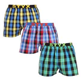 3PACK Herenboxershort Styx sport elastisch meerkleurig (3B103739) XXL.
Op zoek naar shorts die stijl, comfort en topkwaliteit combineren?
Kwaliteitskatoen voor perfect comfort
De shorts zijn gemaakt van eersteklas 100% katoen, dat niet alleen zacht aanvoelt, maar ook heerlijk ademend is.
Klassieke snit en moderne look
Dankzij de losse pasvorm voel je je helemaal comfortabel in deze shorts, omdat ze veel ruimte bieden voor natuurlijke bewegingen.
Waarom je Styx shorts zeker moet proberen

100% katoen voor maximaal comfort: De shorts zijn gemaakt van hoogwaardig katoen dat zacht, ademend en huidvriendelijk is, zodat ze de hele dag comfortabel zitten.
Sportief geweven rubber: Het stevige maar comfortabele Styx-logo-elastiek houdt de shorts op hun plaats zonder ongemakkelijke inkepingen of loslatingen.
Tsjechische productie en vakmanschap van hoge kwaliteit: Styx is een traditioneel Tsjechisch merk dat trots is op zijn precisiewerk, duurzaamheid en lange levensduur.

Het Tsjechische merk Styx biedt plezier en topkwaliteit
Styx ondergoed is vooral populair bij mensen voor wie individualiteit belangrijk is.
Hoe verzorg je een Styx short?
Om je korte broek lang in goede conditie te houden, raden we je de volgende tips aan.

Wasgoed: We raden aan om op 30 °C te wassen, zodat het katoen zijn zachtheid behoudt en de kleuren rijk blijven.
Droger: Drogen in de droogtrommel wordt afgeraden om krimpen van het materiaal te voorkomen.
Strijken: Katoen kan gestreken worden, maar we raden een lagere temperatuur aan om de stof niet te beschadigen.

Tip: Word een expert in lingerieonderhoud met het advies in ons artikel en geef je favoriete lingerie de zorg die ze verdient.