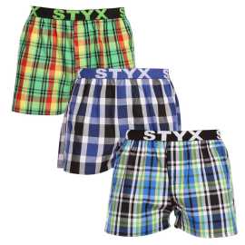 3PACK moške široke boksarice Styx športna guma večbarvne (3B11789) L.
Iščete kratke hlače, ki združujejo slog, udobje in vrhunsko kakovost?
Kakovostni bombaž za popolno udobje
Kratke hlače so izdelane iz vrhunskega 100-odstotnega bombaža, ki ni le mehak na otip, ampak tudi odlično diha.
Klasičen kroj in sodoben videz
Zaradi ohlapnega kroja se boste v teh kratkih hlačah počutili povsem udobno, saj zagotavljajo veliko prostora za naravno gibanje.
Zakaj bi vsekakor morali preizkusiti kratke hlače Styx

100-odstotni bombaž za največje udobje: Kratke hlače so izdelane iz visokokakovostnega bombaža, ki je mehak, zračen in prijazen do kože, kar zagotavlja udobje ves dan.
Športna tkana guma: Čvrsta, a udobna elastika z logotipom Styx drži hlače na mestu, ne da bi se neprijetno zarezala ali razrahljala.
Češka proizvodnja in kakovostna izdelava: Styx je tradicionalna češka blagovna znamka, ki se ponaša z natančno izdelavo, vzdržljivostjo in dolgo življenjsko dobo izdelka.

Češka blagovna znamka Styx ponuja zabavo in vrhunsko kakovost
Spodnje perilo Styx je še posebej priljubljeno pri tistih, ki jim je pomembna individualnost.
Kako skrbeti za kratke hlače Styx?
Če želite, da bodo vaše kratke hlače dolgo ostale v odlični kondiciji, vam priporočamo naslednje nasvete.

Pralnica: Priporočamo pranje pri 30 °C, da bombaž ohrani mehkobo in barve ostanejo bogate.
Sušilni stroj: Sušenje v sušilnem stroju ni priporočljivo, da se material ne skrči.
Likanje: Bombaž lahko likate, vendar priporočamo nižjo temperaturo, da ne poškodujete tkanine.

Nasvet: Postanite strokovnjak za vzdrževanje spodnjega perila z z nasveti v našem članku in svojim najljubšim kosom zagotovite nego, ki si jo zaslužijo.