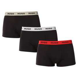 3PACK pánske boxerky HUGO čierne (50532611 977) L, trenky.
Stavte na nadčasovú eleganciu a špičkový komfort s pánskymi boxerkami HUGO.
Materiál, ktorý vám dokonale padne
Kombinácia vysokokvalitnej bavlny s prímesou elastanu zaručuje optimálnu kombináciu pohodlia a pružnosti.
Štýl, ktorý hovorí sám za seba
Striedma farebnosť je vhodná pre všetkých mužov, ktorí nemajú radi módne výstrelky.
Prečo si zamilujete boxerky HUGO

Prvotriedny materiál v kombinácii bavlny a elastanu.
Elegantný dizajn v klasických farbách.
Kratšie nohavičky pre väčšie pohodlie.

Spodná bielizeň Hugo pre milovníkov pohodlia a luxusu
Značka spodnej bielizne Hugo patrí do rodiny odevov Hugo Boss a vyniká kvalitnými materiálmi a precíznym spracovaním.
Ako sa starať o boxerky HUGO
Aby vaše obľúbené boxerky dlho vydržali, odporúčame dodržiavať tieto tipy.

Pranie: Per je pri teplote 40 °C.
Sušenie: Boxerky môžeš sušiť v sušičke na šetrný program.
Žehlenie: Pokiaľ je potrebné, žehli ich naruby pri nižšej teplote.

Tip: Staňte sa expertom na údržbu spodnej bielizne vďaka radám v našom článku a doprajte svojim obľúbeným kúskom starostlivosť, ktorú si zaslúžia.