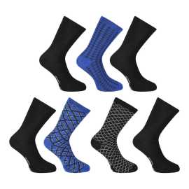 7PACK sokken Lee Cooper hoog veelkleurig (PO41022/2) M.
Trakteer jezelf op Britse kwaliteit en stijl met de hoge sokken van Lee Cooper.
Comfortabele materialen voor dagelijks gebruik
De Lee Cooper hoge sokken zijn gemaakt van een kwaliteitsmix van materialen om comfort en duurzaamheid te garanderen.
Elegant ontwerp voor elke outfit
De stijlvolle en eenvoudige look van Lee Cooper sokken past bij elke outfit, ook formele.
Waarom kiezen voor Lee Cooper hoge sokken?

Comfort en kwaliteit: Het katoenen materiaal garandeert huidvriendelijkheid en de hele dag door comfort.
Stijlvol ontwerp: De eenvoudige maar elegante look past bij elke outfit.
Universeel gebruik: Geweldig voor dagelijks gebruik, sport of vrijetijdsactiviteiten.

Lee Cooper ondergoed past je in elke situatie
Het Britse merk Lee Cooper is wereldwijd bekend en staat synoniem voor kwaliteit en stijl.
Hoe verzorg je je nieuwe favoriete sokken?
Volg deze richtlijnen om ervoor te zorgen dat je Lee Cooper sokken zo lang mogelijk meegaan:

Wasgoed: De pen heeft een maximale temperatuur van 30 °C.
Droger: Droog het niet in de droger.
Strijken: Strijken is niet nodig.

Tip: Word een expert in lingerieonderhoud met het advies in ons artikel en geef je favoriete lingerie de zorg die ze verdient.