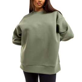 Ea7 emporio armani sweatshirt l. EA7 Emporio Armani Mikina - Štýl a pohodlie na každý deň                       Mikina EA7 Emporio Armani je skvelou voľbou pre tých, ktorí chcú spojiť luxusný vzhľad s každodenným pohodlím. Je vyrobená z ľahkého detského francúzskeho froté, ktoré poskytuje mäkkosť a priedušnosť, a je vhodná na bežné aj neformálne príležitosti. Klasický strih vám zaručí pohodlné nosenie a voľný pohyb.  Prečo si ho zamilujete:  ▪︎ Materiál: 100 % bavlna pre mäkkosť a priedušnosť.▪︎ Elastické detaily: 96 % bavlna a 4 % elastan pre pružnosť a pohodlie.▪︎ Ľahká konštrukcia: ideálna na každodenné nosenie alebo vrstvenie.  S touto mikinou EA7 Emporio Armani máte zaručený štýl a pohodlie, nech ju nosíte kdekoľvek.            Recyklovaný polyesterPolyester je najbežnejším jednorazovým materiálom vo výrobkoch, ktorý je vyrobený z rôznych druhov odpadu, ako sú plastové fľaše a ďalšie materiály.