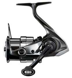 Shimano navijak vanquish fc 2500s.
 Unikátnym prvkom nového radu Vanquish FC je aj technológia ANTI-TWIST Fin (elastická a odnímateľná „plutvička“), ktorá drží neustále napätie medzi vlascom a cievkou, pre elimináciu nechceného zamotania.
 Ako jeden z dvoch modelov prívlačových navijakov z produkcie SHIMANO (zatiaľ charakteristická iba pre model STELLA FK) je aj unikátna technológia brzdových podložiek, DURACROSS DRAG.
 Vanquish FC svojim dizajnom a technologickým základom predstavuje vrchol medzi odľahčenými prívlačovými navijakmi na trhu.
 Použité technológie: •HAGANE GEAR •MICROMODULA II •X SHIP •HAGANE BODY •INFINITY LOOP •INFINITY XROSS •INFINITYDRIVE •DURACROSS •MGL ROTOR •SILENTDRIVE •ANTI TWIST FIN •X PROTECT •G FREE BODY •AR-C SPOOL •LONG STROKE SPOOL •RIGID SUPPORT DRAG •SA-RB •ONE-PIECE BAIL