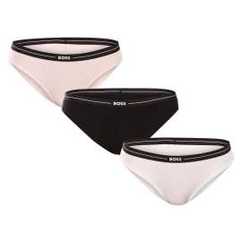 3PACK dámske nohavičky BOSS viacfarebné (50510016 962) S.
Doprajte si nadčasovú eleganciu a pohodlie v jednom s dámskymi nohavičkami BOSS.
Kvalitná bavlna pre vaše maximálne pohodlie
Nohavičky sú vyrobené z bavlny s prímesou elastanu, takže materiál je príjemný na dotyk, priedušný a šetrný k pokožke.
Čistý dizajn, ktorý sa hodí ku všetkému
Nohavičky BOSS majú jednoduchý strih, ktorý lichotí postave a je vhodný pod akékoľvek oblečenie – od džínsov po elegantné šaty.
Prečo milujeme nohavičky BOSS

Bavlnený materiál, ktorý dýcha s vami.
Minimalistický dizajn, ktorý nikdy nevyjde z módy, skvelý strih pre každú postavu.
Ideálna kombinácia štýlu a funkčnosti.

Spodná bielizeň BOSS si obľúbia všetky štýlové ženy
Značka BOSS sa oddelila od známeho výrobcu odevov Hugo Boss ako rad produktov pre mužov a ženy, ktorí milujú kvalitné kúsky a nadčasový vzhľad.
Ako sa starať o dámske nohavičky BOSS
Aby ti tvoje nové spodné prádlo vydržalo ako nové, odporúčame dodržiavať nasledujúce pokyny na údržbu.

Pranie: Per na 40 °C s jemným pracím prostriedkom.
Sušenie: Nesuš v sušičke – sušenie na vzduchu je šetrnejšie a predĺži životnosť elastických vlákien.
Žehlenie: Je možné žehliť, ale len na nízky stupeň.

Tip: Staňte sa odborníkom na údržbu spodnej bielizne vďaka tipom v našom článku a doprajte svojim obľúbeným kúskom starostlivosť, ktorú si zaslúžia.