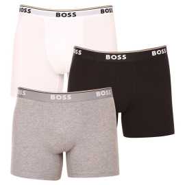 3PACK pánske boxerky BOSS viacfarebné (50475282 999) S, trenky.
Doprajte si dokonalé pohodlie a nadčasový štýl s pánskymi boxerkami BOSS.
Prémiový materiál pre maximálne pohodlie
Boxerky sú vyrobené z vysokokvalitnej zmesi bavlny a elastanu, ktorá poskytuje dokonalú kombináciu jemnosti, priedušnosti a pružnosti.
Štýlový dizajn a elegantný vzhľad
Klasický dizajn s decentným logom BOSS na tkanej elastickej časti dodáva boxerkám moderný a sofistikovaný vzhľad.
Prečo si boxerky BOSS zamilujete

Prvotriedna bavlna: Mäkké, priedušné a príjemné na telo.
Elastický pás s logom BOSS: Štýlové a pohodlné.
Dlhšie nohavičky: Ideálne pod oblek a na šport.
Pružný materiál: Dokonale sa prispôsobí vášmu telu.

Spodná bielizeň BOSS je povinnou výbavou všetkých štýlových mužov.
Značka BOSS vznikla odčlenením od známeho výrobcu oblečenia Hugo Boss ako línia výrobkov pre mužov, ktorí majú radi kvalitné kúsky a nadčasový vzhľad.
Ako sa starať o boxerky BOSS?
Aby si vaše nové boxerky zachovali svoj tvar a kvalitu čo najdlhšie, odporúčame dodržiavať tieto pokyny:

Pranie: Per na 40 °C s podobnými farbami a jemným pracím prostriedkom.
Sušenie: Môžeš ich sušiť v sušičke na nízku teplotu, ale pre dlhšiu životnosť odporúčame sušenie na vzduchu.
Žehlenie: Pokiaľ je potrebné, žehli na nízku teplotu.

Tip: Nájsť ten správny kus spodnej bielizne, ktorý vám dokonale padne, môže byť náročné.