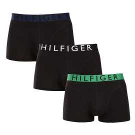 3PACK Moške boksarice Tommy Hilfiger črne (UM0UM03465 0SP) XXL.
Privoščite si brezčasen slog in vrhunsko udobje z moškimi boksericami Tommy Hilfiger.
Vrhunski material za maksimalno udobje
Boksarice Tommy Hilfiger so izdelane iz mehkega, na otip prijetnega bombaža z dodatkom elastana, ki jim daje prožnost in trpežnost.
Ikoničen slog in natančen kroj
Bokserji imajo daljše noge, ki se ne zvijajo, ter zagotavljajo zadostno pokritost in udobje.
Zakaj ne smete zamuditi boksaric Tommy Hilfiger

Vrhunski bombaž z elastanom: Mehke, zračne in udobne za celodnevno nošenje.
Daljše noge in elastičen pas: Stabilnost, slog in brez premikanja.
Elegantna in brezčasna zasnova: Odlično za vsak dan in posebne priložnosti.

Spodnje perilo Tommy Hilfiger je zagotovilo najvišje kakovosti
Blagovna znamka Tommy Hilfiger je pred skoraj 40 leti postala ikona ameriškega oblačenja, njena barvita paleta modre, rdeče in bele barve pa je prepoznavna že na prvi pogled.
Kako skrbeti za bokserje Tommy Hilfiger

Pralnica: Per pri 30 °C.
Sušenje: Bokserje lahko sušite v sušilnem stroju pri nizki temperaturi.
Likanje: Po potrebi jih lahko likate pri nižji temperaturi.

Nasvet: Iskanje popolnega spodnjega perila je včasih lahko izziv.