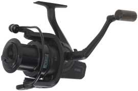 Mitchell navijak avocast 7000 black edition.
 Vďaka pomalej oscilácii a vysokej cievke, dosiahnete naozaj dlhých hodov.
   
   
 - multi disková brzda so systémom rýchleho nastavenia 
 - aluminiová plochá kľučka z jedného kusu so systémom ultra rýchleho zloženia 
 - drevená rúčka kľučky 
 - pomalá oscilácia pre perfektné uloženie vlasca 
   
 Typ brzdy: predné 
 Počet ložísk: 4 + 1 
 Maximálne nastavenie brzdy: 7,7kg 
 Prevod: 4,3: 1 
   
   
 Typ Kapacita Návin Váha Avocast 7000 BE 415mm / 0,35 83cm 665g Avocast 8000 BE 375m / 0,40 93cm 780g