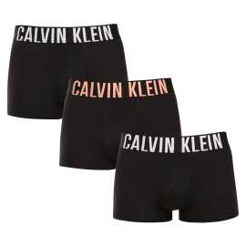 3PACK herenboxershort Calvin Klein zwart (NB3608A-VVN) XL.
Geniet van ultiem comfort en luxe met de Calvin Klein herenboxerslip.
Kwaliteitsmateriaal voor de hele dag comfort
De boxershorts zijn gemaakt van een eersteklas mix van katoen en elastaan.
Elegant ontwerp en praktische snit
Het geweven rubber met contrasterende Calvin Klein-logo zorgt voor een stijlvolle en tijdloze look.
Waarom je van Calvin Klein boxers zult houden

Eersteklas materiaal: De combinatie van katoen en elastaan zorgt voor zachtheid, ademend vermogen en flexibiliteit voor maximaal comfort gedurende de hele dag.


Stijlvol ontwerp: Het geborduurde elastiek met het iconische Calvin Klein-logo geeft de boxershort een elegante look die geschikt is voor elke gelegenheid.


Praktische snede: De langere pijpen en aanpasbare pasvorm zorgen voor extra comfort en bewegingsvrijheid, ideaal voor casual wear, werk en vrije tijd.

Calvin Klein ondergoed is geliefd bij mensen over de hele wereld
Calvin Klein herenondergoed is een van de paradepaardjes van de mode-industrie.
Hoe verzorg je je Calvin Klein boxershort?
Volg deze eenvoudige richtlijnen om ervoor te zorgen dat je nieuwe boxers hun uiterlijk en kwaliteit zo lang mogelijk behouden:

Wasgoed: De pen heeft een maximale temperatuur van 30 °C.


Drogen:  Drogen in de droogtrommel wordt afgeraden - aan de lucht drogen is de beste optie.


Strijken: Boxers hoeven niet gestreken te worden, wat je tijd en moeite bespaart.

Tip: Je favoriete ondergoed vinden kan een lange weg zijn, dus we willen dat je favoriete stukken lang meegaan.