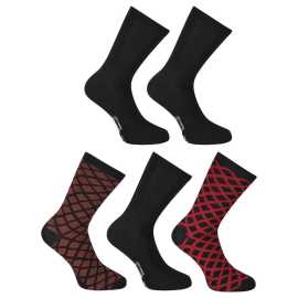 5PACK Socken Lee Cooper lang mehrfarbig (PO41021) L.
Gönnen Sie sich britische Qualität und Stil mit den hohen Socken von Lee Cooper.
Bequeme Materialien für das tägliche Tragen
Die Lee Cooper Tall Socks sind aus einer hochwertigen Materialmischung gefertigt, die für Komfort und Haltbarkeit sorgt.
Elegantes Design für jedes Outfit
Der stilvolle und schlichte Look der Lee Cooper Socken passt zu jedem Outfit, auch zu formellen Anlässen.
Warum sollten Sie sich für Lee Cooper High Socks entscheiden?

Komfort und Qualität: Das Baumwollmaterial garantiert Hautfreundlichkeit und ganztägigen Tragekomfort.
Elegantes Design: Der schlichte, aber elegante Look ergänzt jedes Outfit.
Vielseitig einsetzbar: Ideal für den Alltag, Sport oder Freizeitaktivitäten.

Lee Cooper Unterwäsche passt Ihnen in jeder Situation
Die britische Marke Lee Cooper ist weltweit bekannt und ein Synonym für Qualität und Stil.
Wie man seine neuen Lieblingssocken pflegt
Um sicherzustellen, dass Ihre Lee Cooper Socken so lange wie möglich halten, sollten Sie die folgenden Hinweise beachten:

Waschen: Der Stift hat eine Höchsttemperatur von 30 °C.
Trockner: Trocknen Sie es nicht im Trockner.
Bügeln: Bügeln ist nicht erforderlich.

Tip: Werden Sie ein Experte für die Pflege von Unterwäsche mit den Ratschlägen in unserem Artikel und geben Sie Ihren Lieblingsstücken die Pflege, die sie verdienen.