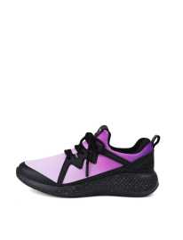 VUCH Rush Spectrum Violet - 41.

Dizajny navrhnuté v spolupráci s Martinom Brnom
Pružný priedušný zvršok
Vložka vypolstrovaná pamäťovou penou
Ľahké vyhotovenie
Drobné reflexné prvky
Spevnenie nártu silikónovými prvkami 
 OBUV
Vuch topánky sú originalita, čo šliape.