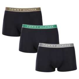 3PACK pánske boxerky Tommy Hilfiger čierne (UM0UM03457 0WK) XXL, trenky.
Doprajte si nadčasový štýl a špičkový komfort s pánskymi boxerkami od značky Tommy Hilfiger.
Prémiový materiál pre maximálne pohodlie
Boxerky Tommy Hilfiger sú vyrobené z jemnej, na dotyk veľmi príjemnej bavlny s prímesou elastanu, ktorý im dodáva pružnosť a dlhú životnosť.
Ikonyický štýl a precízny strih
Boxerky majú dlhšie nohavičky, ktoré sa nevyhrávajú a poskytujú dostatočné zakrytie a komfort.
Prečo by vám boxerky Tommy Hilfiger nemali chýbať

Prémiová bavlna s elastanom: Mäkká, priedušná a pohodlná na celodenné nosenie.
Dlhšie nohavičky a vyšívaný guma: Stabilita, štýl a žiadne rolovanie.
Elegantný a nadčasový dizajn: Skvelé na každodenné aj špeciálne príležitosti.

Spodná bielizeň Tommy Hilfiger je zárukou najvyššej kvality
Značka Tommy Hilfiger sa stala ikonou amerického obliekania pred takmer 40 rokmi a jej farebnosť v odtieňoch modrej, červenej a bielej je rozpoznateľná na prvý pohľad.
Ako sa starať o boxerky Tommy Hilfiger

Pranie: Per na 30 °C.
Sušenie: Boxerky možno sušiť v sušičke pri nízkej teplote.
Žehlenie: V prípade potreby je možné ich žehliť na nižšiu teplotu.

Tip: Nájdenie ideálneho kúsku spodnej bielizne môže byť niekedy náročné.