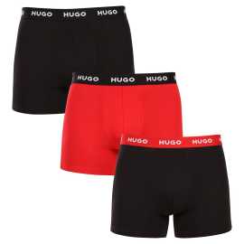 3PACK Moške boksarice HUGO večbarvne (50532613 986) S.
Stavite na brezčasno eleganco in vrhunsko udobje z moškimi boksericami HUGO.
Material, ki se vam popolnoma prilagodi
Kombinacija visokokakovostnega bombaža s pridihom elastana zagotavlja optimalno kombinacijo udobja in prilagodljivosti.
Stil, ki govori sam zase
Trezna barvna shema je primerna za vse moške, ki ne marajo ekscentričnosti.
Zakaj vam bodo všeč bokserice HUGO

Vrhunski material v kombinaciji bombaža in elastana.
Elegantna zasnova v klasičnih barvah.
Daljše noge za večje udobje.

Spodnje perilo Hugo za ljubitelje udobja in razkošja
Blagovna znamka spodnjega perila Hugo spada v družino oblačil Hugo Boss in se odlikuje po kakovostnih materialih in natančni izdelavi.
Kako skrbeti za bokserje HUGO
Če želite, da bodo vaše najljubše bokserice dolgo zdržale, vam priporočamo, da upoštevate naslednje nasvete.

Pralnica: Pero ima temperaturo 40 °C.
Sušenje: Bokserje lahko sušite v sušilnem stroju na nežnem programu.
Likanje: Če je treba, jih likate na notranji strani pri nižji temperaturi.

Nasvet: Postanite strokovnjak za vzdrževanje spodnjega perila z z nasveti v našem članku in svojim najljubšim kosom zagotovite nego, ki si jo zaslužijo.