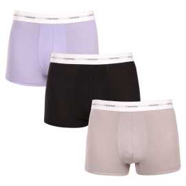 3PACK pánske boxerky Calvin Klein viacfarebné (NB4263-VW6) M, trenky.
Objavte štýlový základ šatníka s týmito čiernymi boxerkami Calvin Klein, ktoré spájajú moderný dizajn, maximálne pohodlie a ikonickú jednoduchosť.
Materiál, ktorý vás nesklame
Tieto boxerky sú vyrobené zo zmesi bavlny, modalu a elastanu, čo je kombinácia, ktorá vyniká vo viacerých smeroch.
Jednoduchý strih a ikonický dizajn
Boxerky Calvin Klein v jednofarebnom prevedení sú nadčasovou a ľahko kombinovateľnou voľbou pre všetkých štýlových mužov.
Prečo si zamilujete boxerky Calvin Klein

Prvotriedny materiál, ktorý je hodvábne jemný na dotyk.
Prispôsobujú sa telu bez toho, aby obmedzovali pohyb.
Nadčasový dizajn s ikonickou gumou Calvin Klein.
Odolné aj pri častom praní - držia si svoj tvar a farbu.
Ideálne ako darček pre muža, ktorý vie, čo chce.

Spodnú bielizeň Calvin Klein milujú ľudia na celom svete
Pánska spodná bielizeň Calvin Klein patrí k stáliciam módneho priemyslu.
Ako sa starať o boxerky Calvin Klein
Aby vaša obľúbená spodná bielizeň zostala dlho v skvelom stave, odporúčame vám dodržiavať nasledujúce zásady údržby.

Pranie: Odporúčame prať pri maximálnej teplote 30 °C, ideálne naruby.
Sušenie: Neodporúčame sušenie v bubnovej sušičke.
Žehlenie.

Tip: Vaša obľúbená spodná bielizeň si zaslúži jemnú starostlivosť.