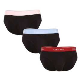 3PACK pánske slipy Calvin Klein čierné (NB4388-2VA) 3XL.
Stavte na osvedčenú kombináciu pohodlia, kvality a ikonického štýlu.
Príjemný materiál pre celodenné pohodlie
Slipy sú vyrobené z kvalitnej zmesi bavlny a elastanu.
Elegantný dizajn s ikonickým elastickým pásom
Minimalistický dizajn dopĺňa elastický pás s logom Calvin Klein, ktorý celému modelu dodáva moderný a zároveň nadčasový vzhľad.
Výhody, ktoré oceníte každý deň

Priedušná bavlna: Udrží vás svieže po celý deň.


Pružnosť vďaka elastanu: Slipy sa dokonale prispôsobia vášmu telu a neobmedzujú v pohybe.


Štýlová tkaná guma: Logo Calvin Klein dodáva nohavičkám nadčasový vzhľad.

Spodná bielizeň Calvin Klein vám dodá jedinečný štýl
Pánska spodná bielizeň Calvin Klein patrí k stáliciam módneho priemyslu.
Ako sa starať o nohavičky Calvin Klein
Pri správnej starostlivosti zostanú nohavičky Calvin Klein dlho ako nové - a každý deň vám prinesú štýl a pohodlie v jednom.

Pranie: Per slipy na 30 °C, ideálne naruby, aby sa zachovala farba aj kvalita gumy.
Sušenie: Slipy môžeš sušiť v sušičke, ale zvoľ šetrný program pri nízkej teplote.
Žehlenie: Nežehliť.

Tip: Nájsť ten správny kus spodnej bielizne, ktorý vám dokonale padne, môže byť náročné.
