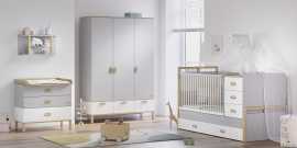 Detská izba simba - šedá/biela/dub.

 

Detská komoda Simba zaujme štýlovým a jednoduchým dizajnom, ktorý utvára príjemná kombinácia šedej a bielej farby a tiež jemné použitie dekoru duba.

 

Ku komode patrí prebaľovací pult 2v1, u ktorého bolo pamätané na praktické využitie aj potom, čo dieťa odrastie plienkam.

 

Rastúca postieľka Simba bude vaše dieťa sprevádzať pokiaľ nevyrastie.

 

Trojdverová šatníková skriňa Simba dopraje vášmu dieťaťu bezchybné, bohaté priestory na oblečenie, obuv aj na rôzne doplnky, ako sú deky či lôžkoviny.

 

Detská izba sa skladá z týchto prvkov:


	Prebaľovací pult 2v1 Habitat - 82x9x64,5cm (š, v, h)
	Šatníková skriňa 3D Simba - 137,5x201x52,5cm (š, v, h)
	Nástenná polica Simba - 70x35x20cm (š, v, h)
	Šuplíková komoda Simba - 88x80x44cm (š, v, h)
	Detská rastúca postieľka 80x180 Simba - 87x109x187cm (š, v, h)


 

Všetky produkty z kolekcie Simba nájdete nižšie v súvisiacich produktoch.