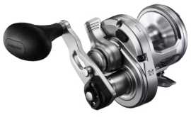 Shimano multiplikátor speedmaster ii 16 lb right hand.
 Ak hľadáte všestranný vysokorýchlostný multiplikátor, ktorý pokryje takmer všetok váš rybolov v slanej vode, kompaktný SpeedMaster II je ten navijak, ktorý ste hľadali.
 SpeedMaster II má rýchlosť, ktorú môžete napáliť, keď ju potrebujete.
 Pevné hliníkové telo Hagane SpeedMaster II je pozoruhodne kompaktné pre jednoduchú manipuláciu, najmä pri menších veľkostiach, a zabraňuje akémukoľvek vychýleniu vnútorných pohyblivých častí.
 Výkonná brzda je ovládaná ľahko ovládateľnou pákou, ktorá bezpečne zapadá na miesto, a ako extra bonus je aj náhradná páka brzdy, ktorá vytvára menej agresívnu brzdnú krivku pre optimálne použitie s monofilnými vlascami pri love pelagických druhov.